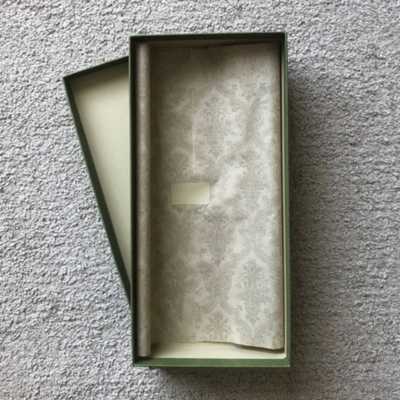 Authentic Gucci Embossed Box with tissue. - Picture 1 of 4